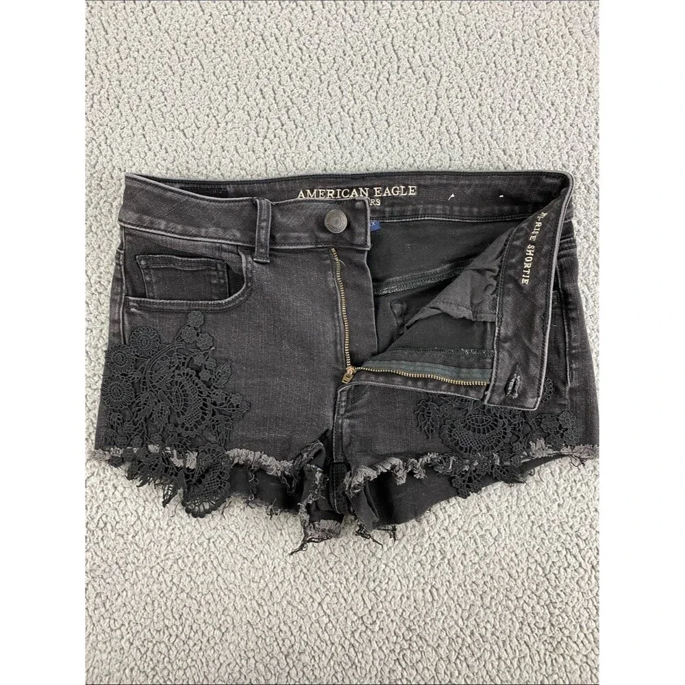 American Eagle Hi-Rise Shortie Black Lace Applique Denim Shorts Stretch   Size 8